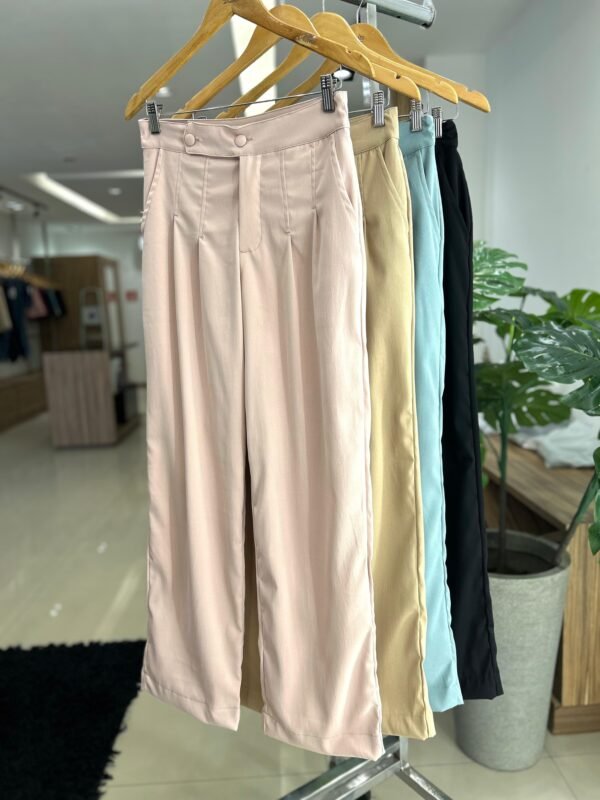 Calça Cós Transpassado e Pince na Frente - Imagem 3