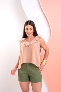 Blusa Pescoço V com Jabô.