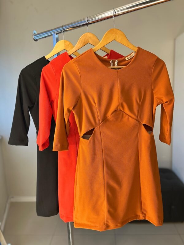Vestido Vazado e Manga 3/4. - Imagem 3