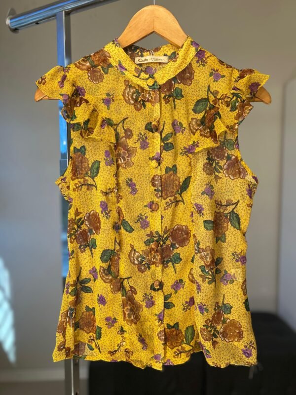 Blusa com Botões e Babado na Manga. - Imagem 3