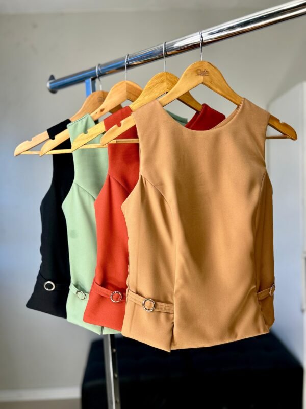 Blusa com Fivela Lateral. - Imagem 3