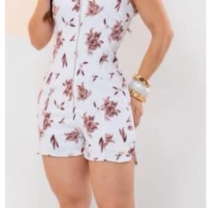 macaquinho ziper frontal, botões decorativos nas laterais