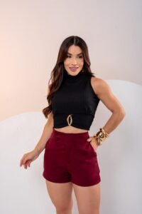 blusa Cropped gola alta detalhe franzido frontal da cintura