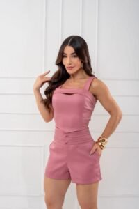 Cropped com Recorte Assimétrico